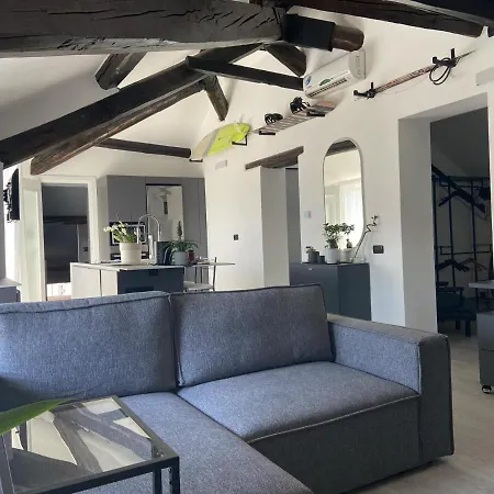 Rooftop Openspace With Balconies Parking And Bbq Como