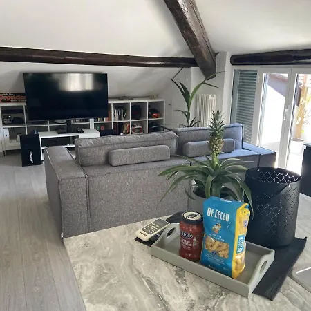 Daire Rooftop Openspace With Balconies Parking And Bbq Como